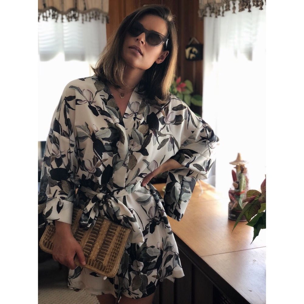 🆕Maryann Floral Leaf Tropical Print Kimono Dress - Picture 5 of 8